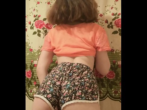 ❤️ Sexy jonk Babe deet hir Shorts op der Kamera of ☑ Qualitéit Sex bei eis ❌❤