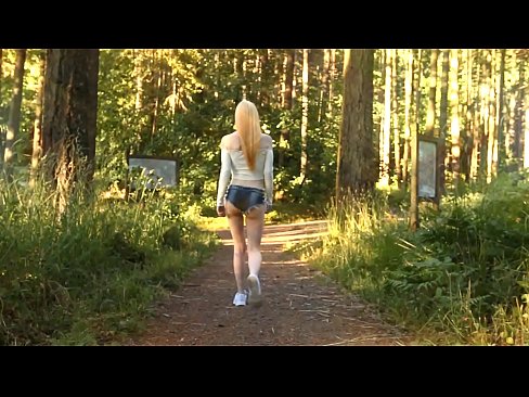 ❤️ Schéin Fra beweegt sech lues, net plakeg Video ☑ Qualitéit Sex bei eis ❌❤